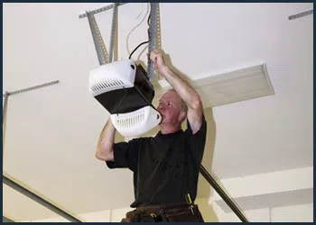 Garage Doors Store Repairs Frankfort, IL 815-975-6633 - cont-gdr-door-opener-08m