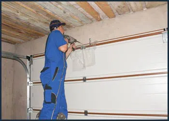 Garage Doors Store Repairs Frankfort, IL 815-975-6633 - cont-gdr-door-repair-08m